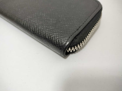 LOUIS VUITTON Taiga RFID Coin Purse