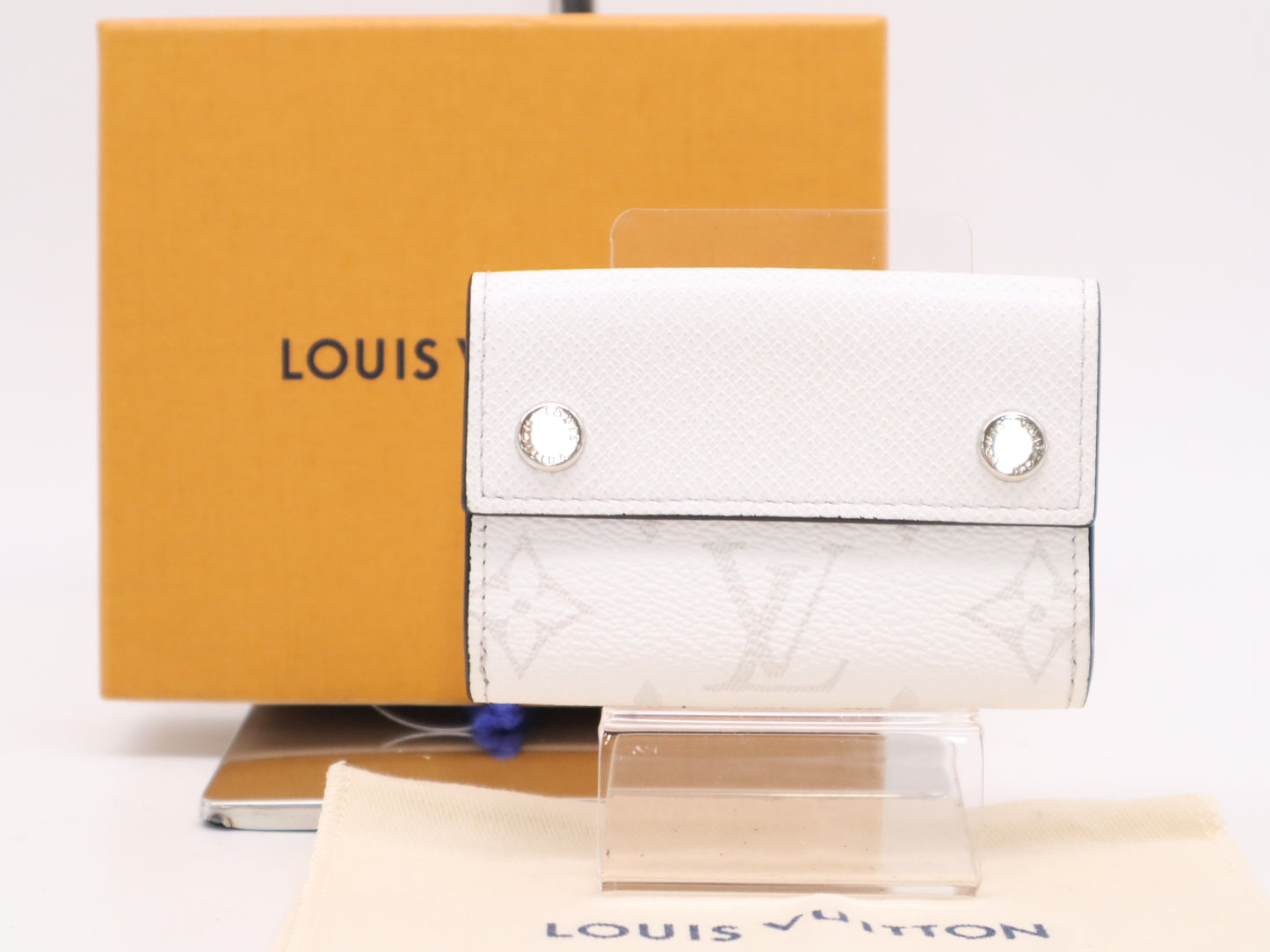 LOUIS VUITTON M30899 Monogram Taiga Rama Discovery Compact Antarctica RFID Enabled Wallet