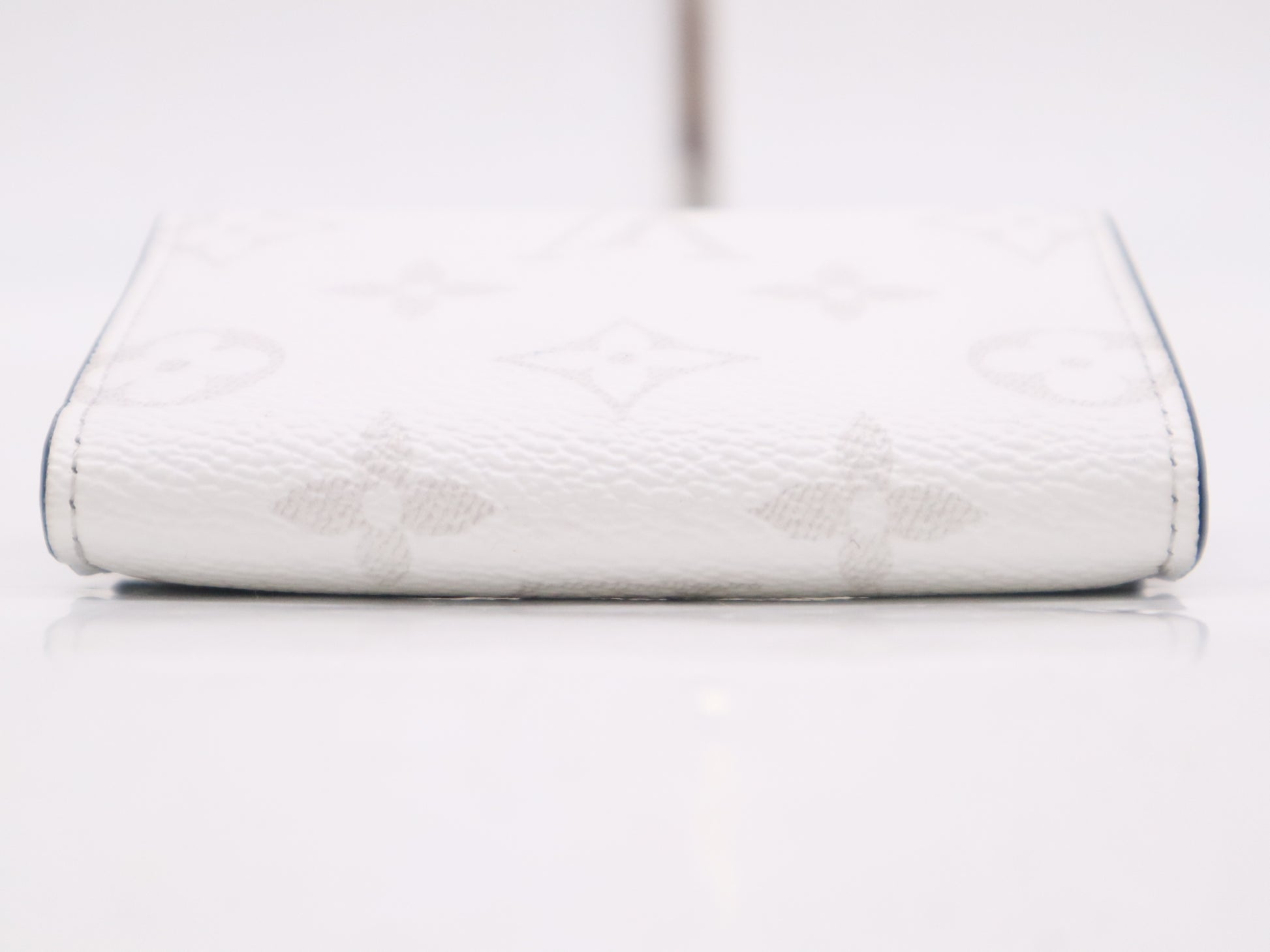 LOUIS VUITTON M30899 Monogram Taiga Rama Discovery Compact Antarctica RFID Enabled Wallet