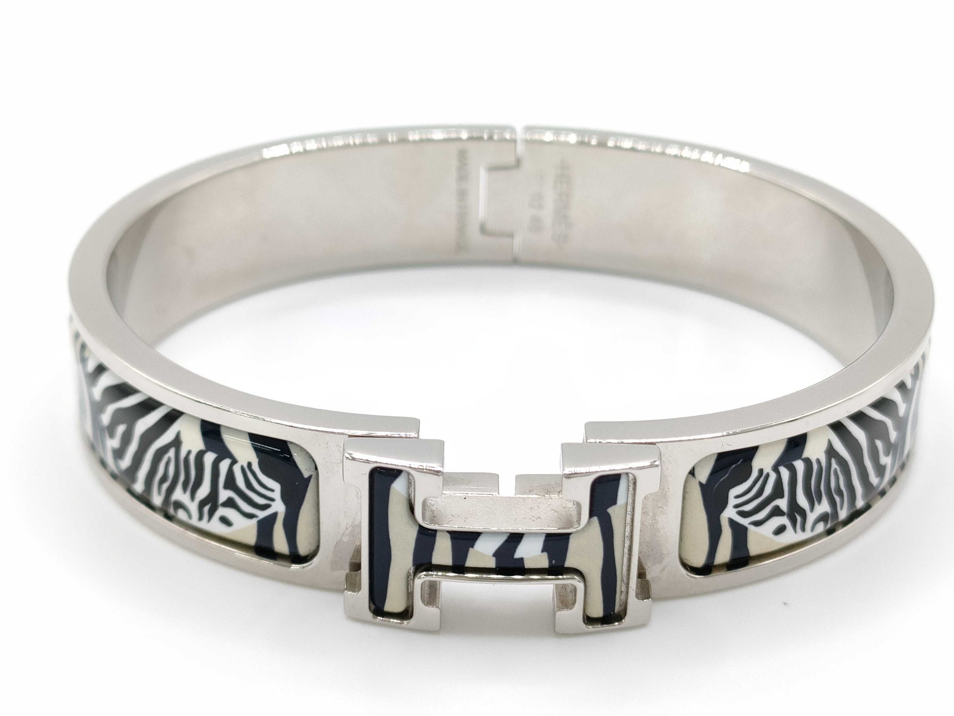 HERMES GPFI02 40 Click Clack H Bangle, Silver Hardware, Box and Dust Bag Included.
