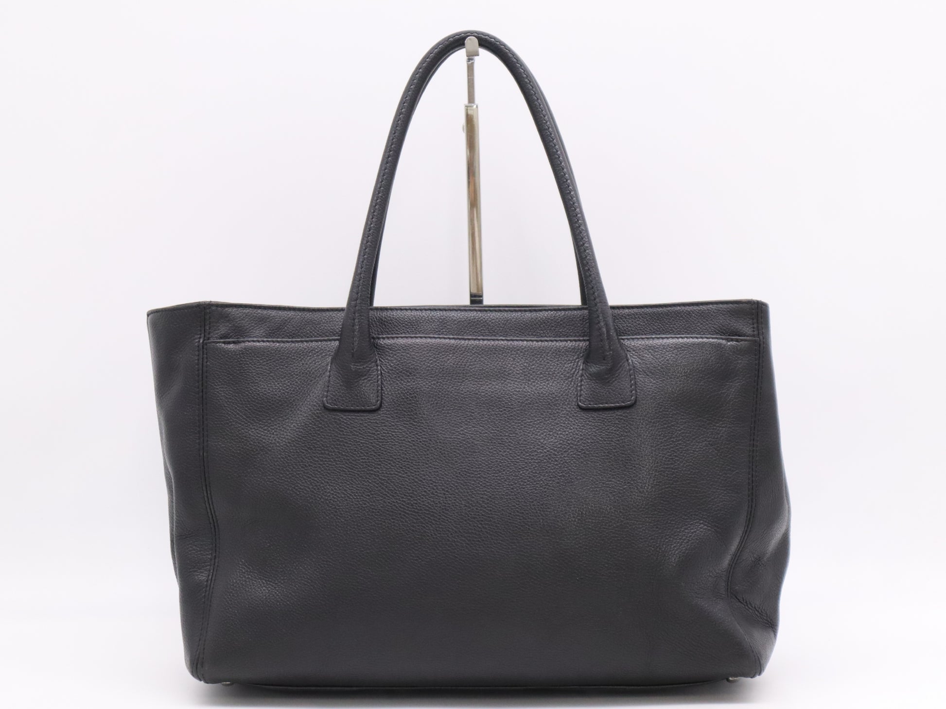 CHANEL Caviar Skin 2.55 Executive Tote Bag with Silver Hardware, Black Seal and Card Included, 10249221 Handbag