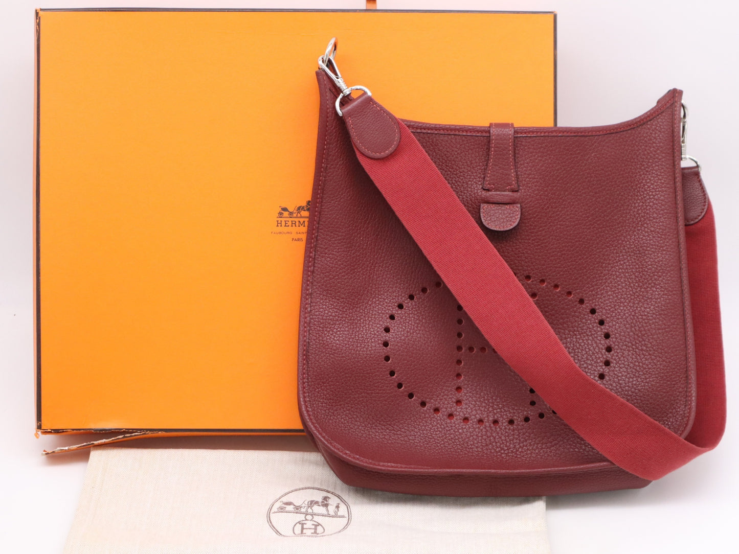HERMES Evelyn 1PM Bordeaux Shoulder Bag with Silver Hardware, D Stamped, Year 2000, Box and Dust Bag Included