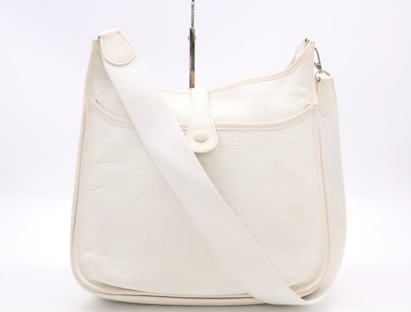 HERMES Evelyn Taurillon Clemence K Stamp Evelyn PM II White Shoulder Bag with Shoulder Strap