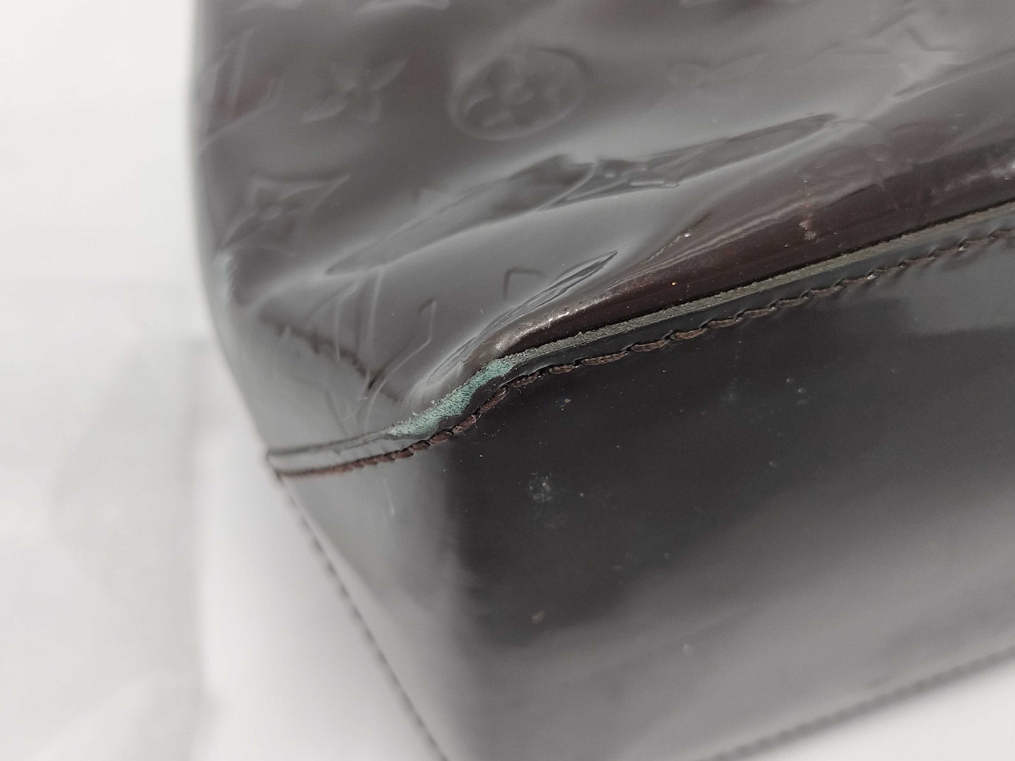 LOUIS VUITTON M93641 Vernis Wilshire PM Amaranth Handbag