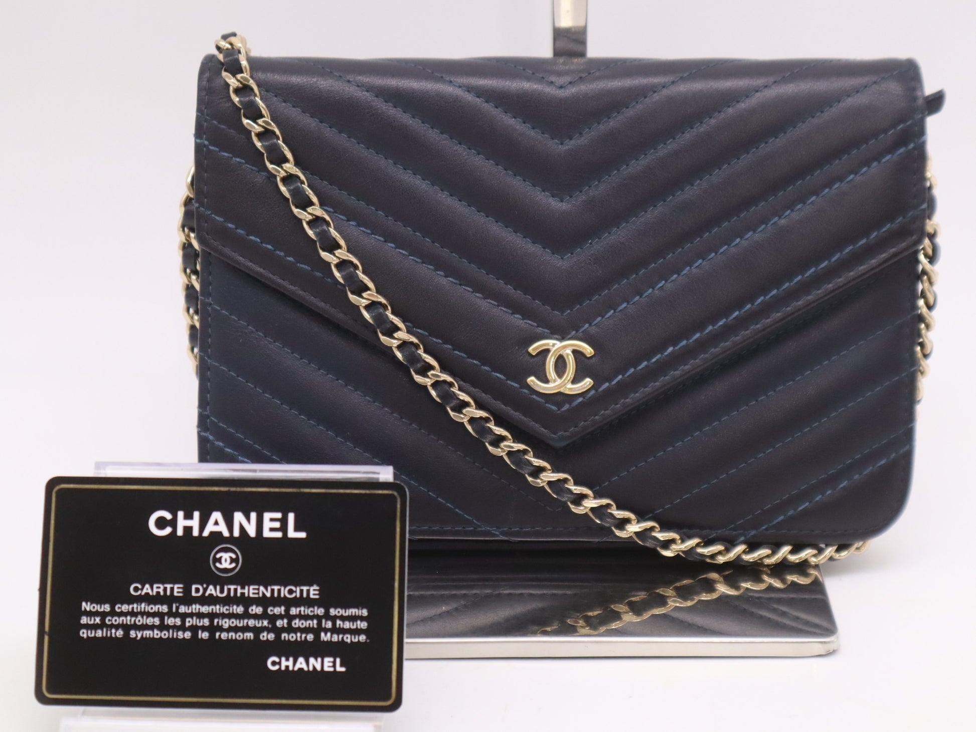 CHANEL Leather V-Stitch Coco Mark Chain Wallet Navy Blue with GD Hardware, Seal, Card Holder 26377920 Shoulder Bag