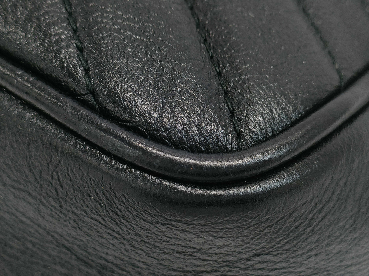 GUCCI 550155 Leather GG Marmont Shoulder Bag in Black with GD Hardware