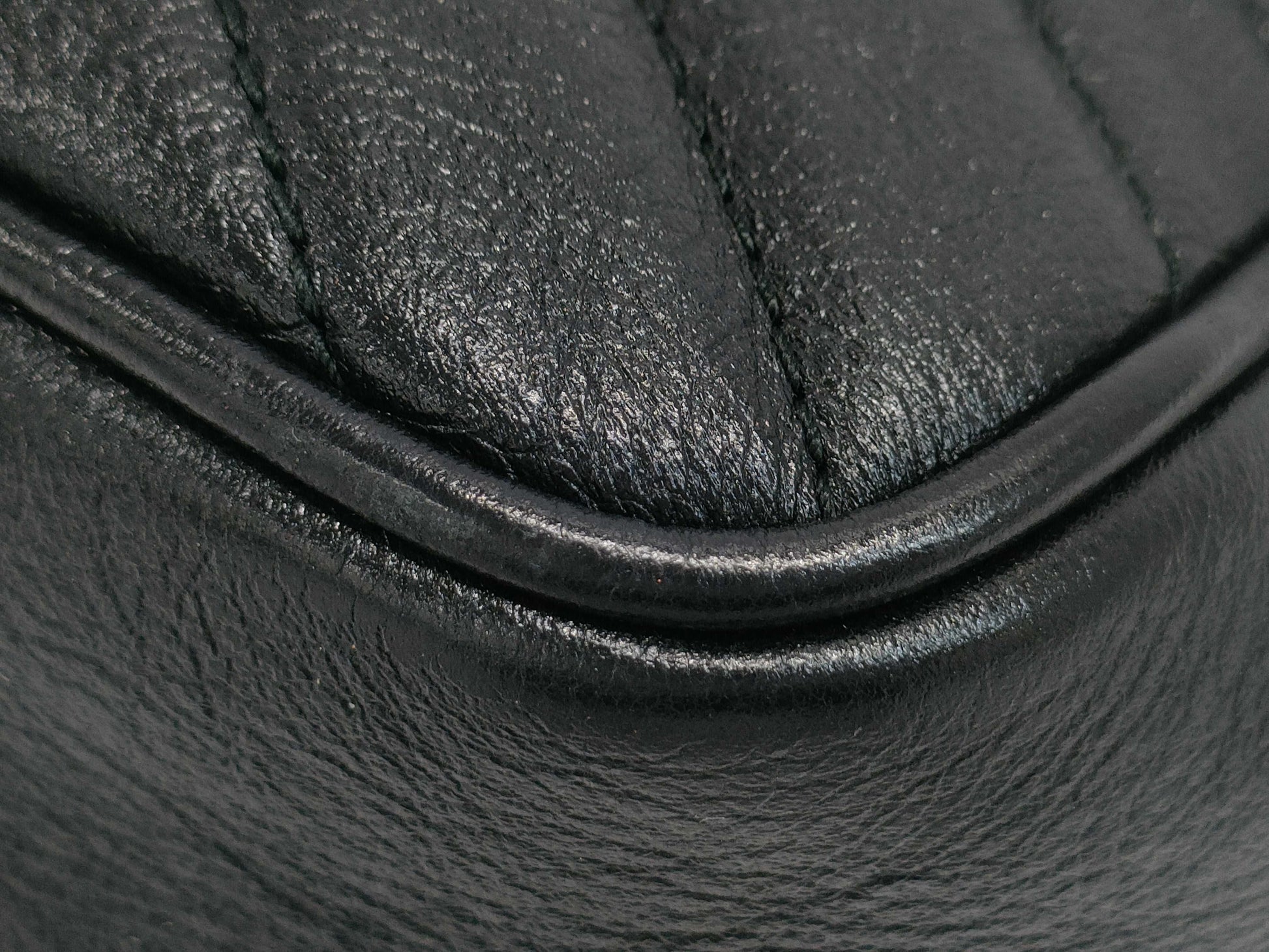 GUCCI 550155 Leather GG Marmont Shoulder Bag in Black with GD Hardware