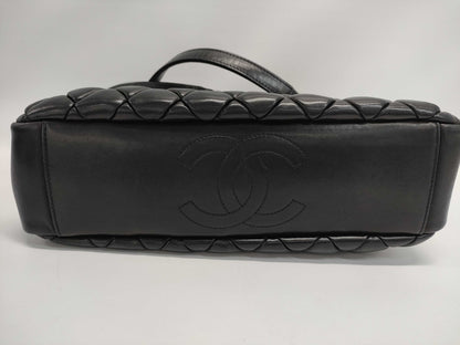 CHANEL Lambskin Matelasse Chain Tote Bag in Black with Guarantee Card 