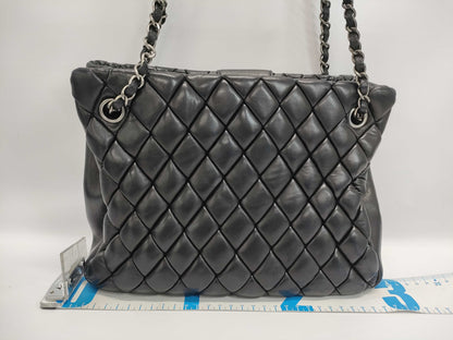 CHANEL Lambskin Matelasse Chain Tote Bag in Black with Guarantee Card 