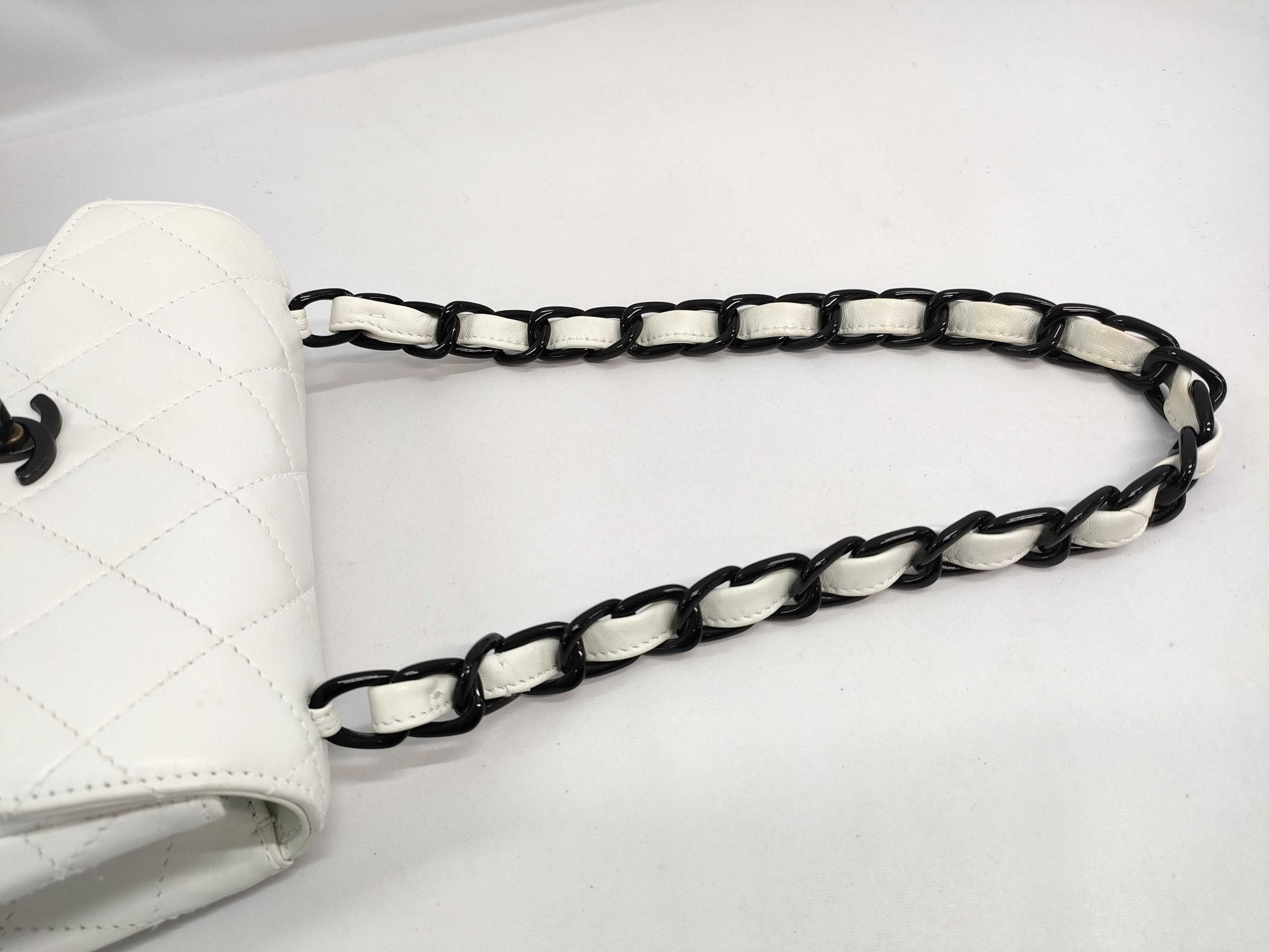 CHANEL Lambskin Matelasse Chain Shoulder Bag with Guarantee Card 5373053