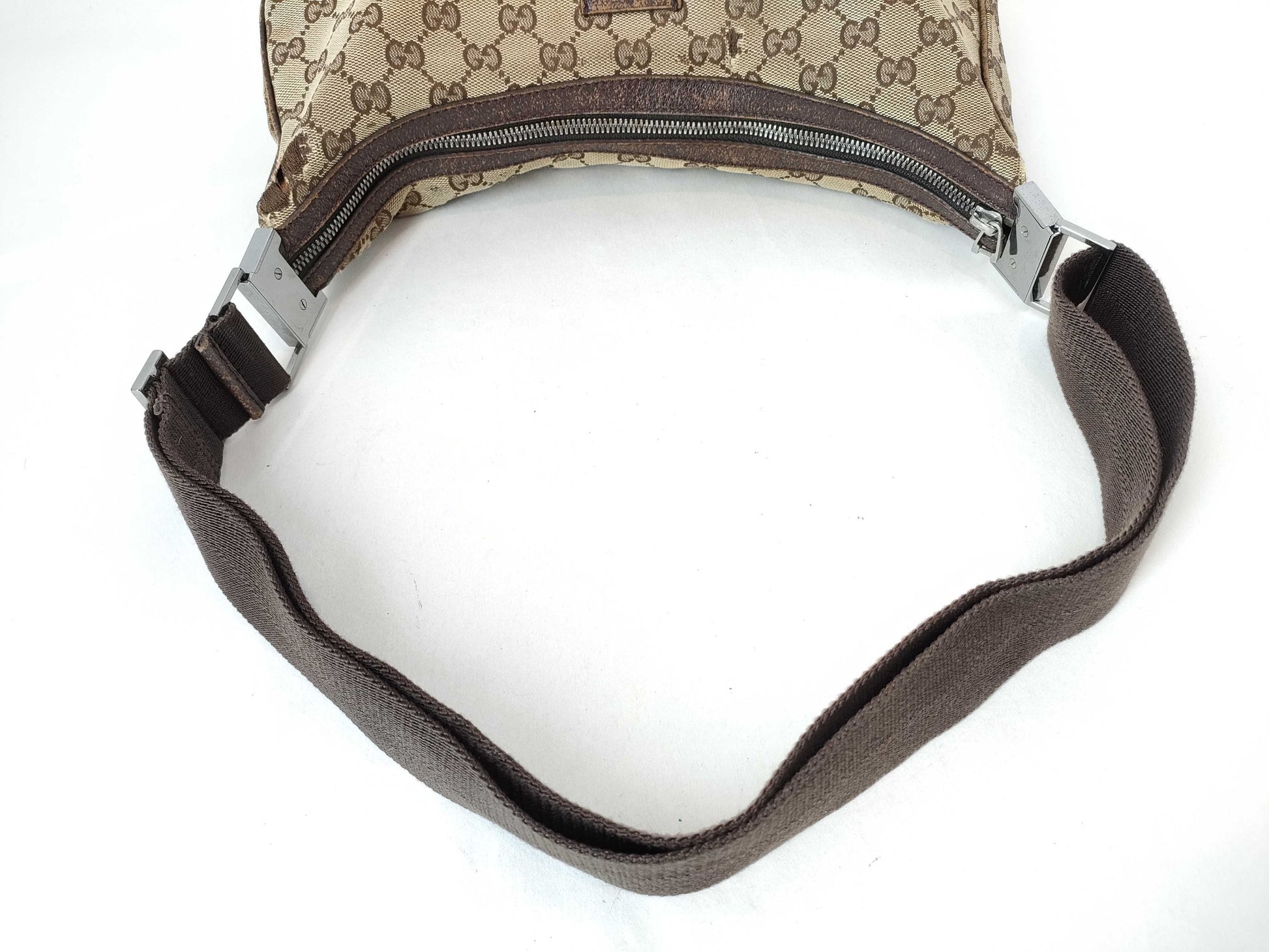 GUCCI GG Canvas Shoulder Bag Gucci GG Canvas Shoulder Bag