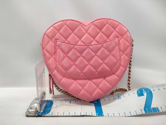 CHANEL Matelasse Lambskin Chain Shoulder Bag with Heart and Random Plates in Pink