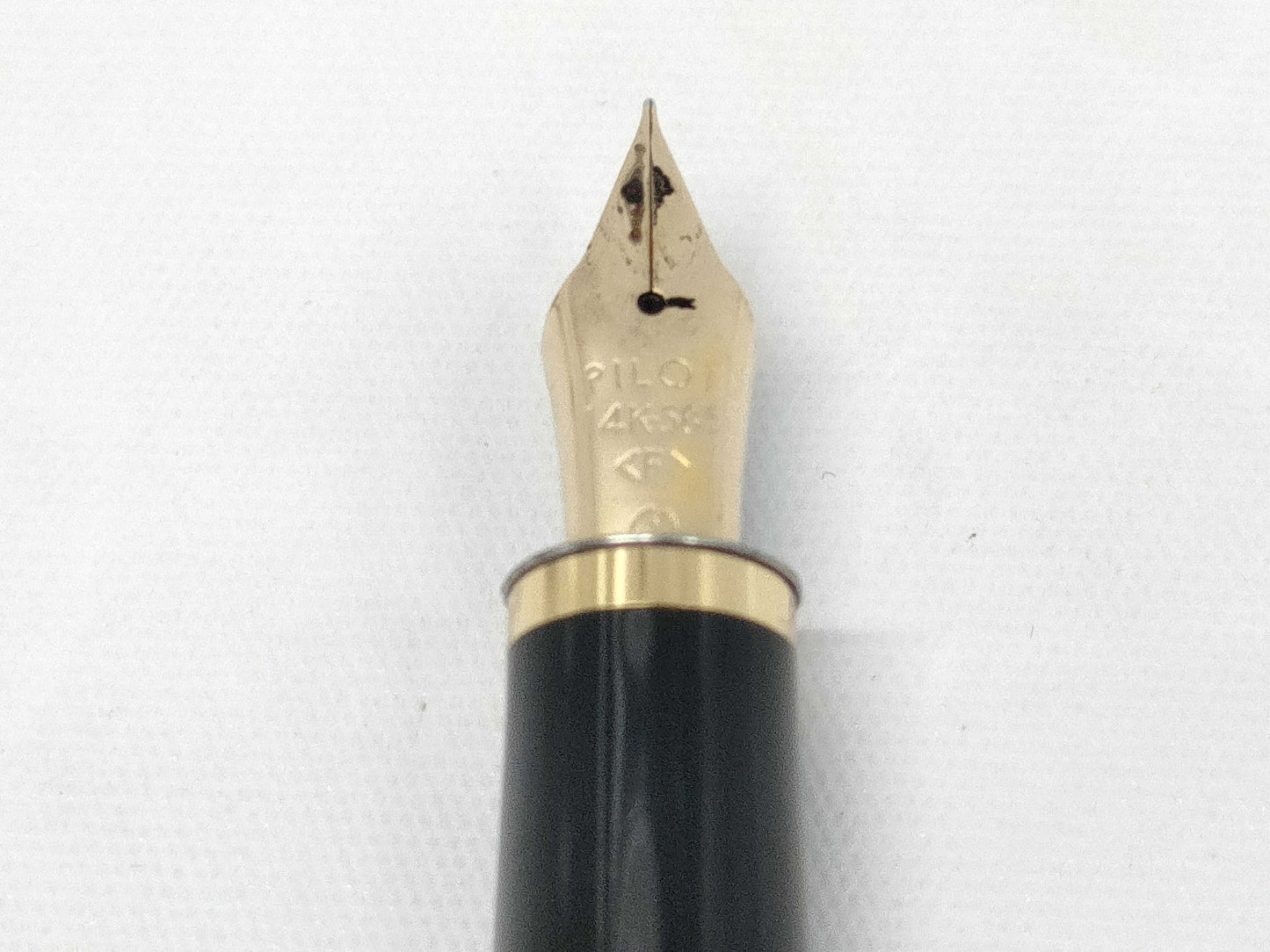 Pilot Grand Dame Fountain Pen with 14K Nib