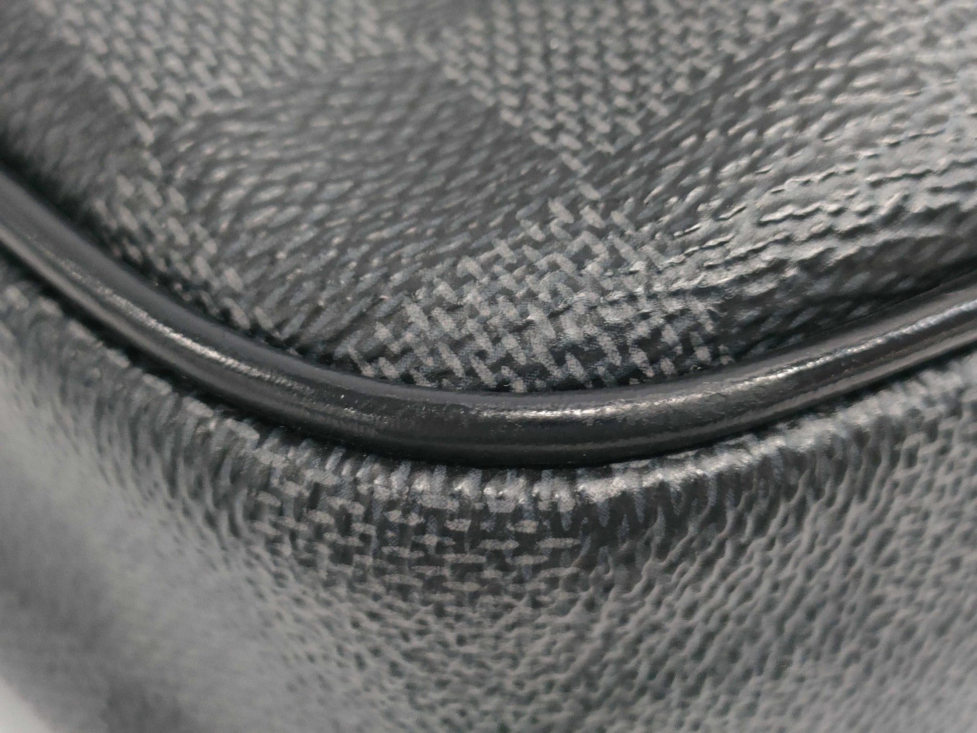 LOUIS VUITTON Umbrella Damier Graphite Shoulder Bag