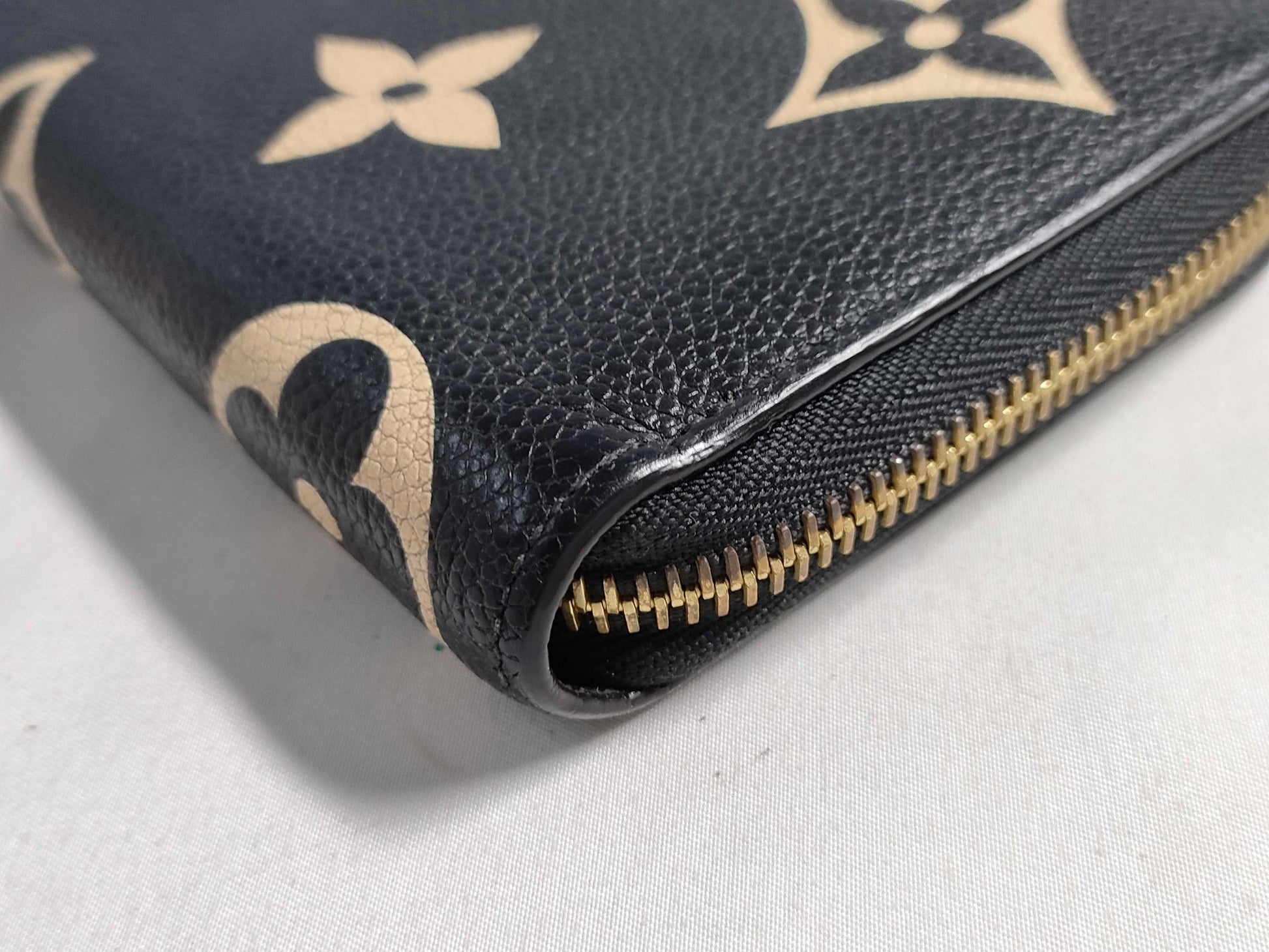 LOUIS VUITTON Monogram Empreinte Zippy Wallet in Black and Beige with IC Tag and G Hardware
