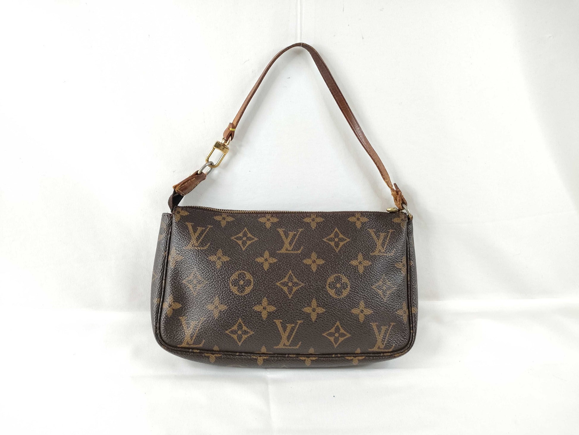 LOUIS VUITTON Monogram LOUIS VUITTON Louis Vuitton Pochette Accessory Pouch Monogram Pouch
