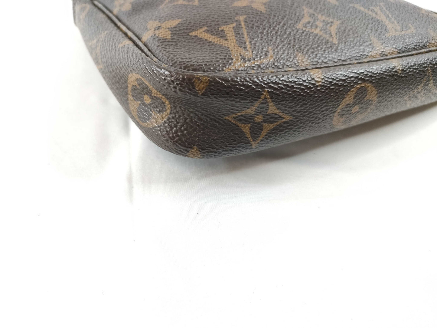 LOUIS VUITTON Monogram LOUIS VUITTON Louis Vuitton Pochette Accessory Pouch Monogram Pouch