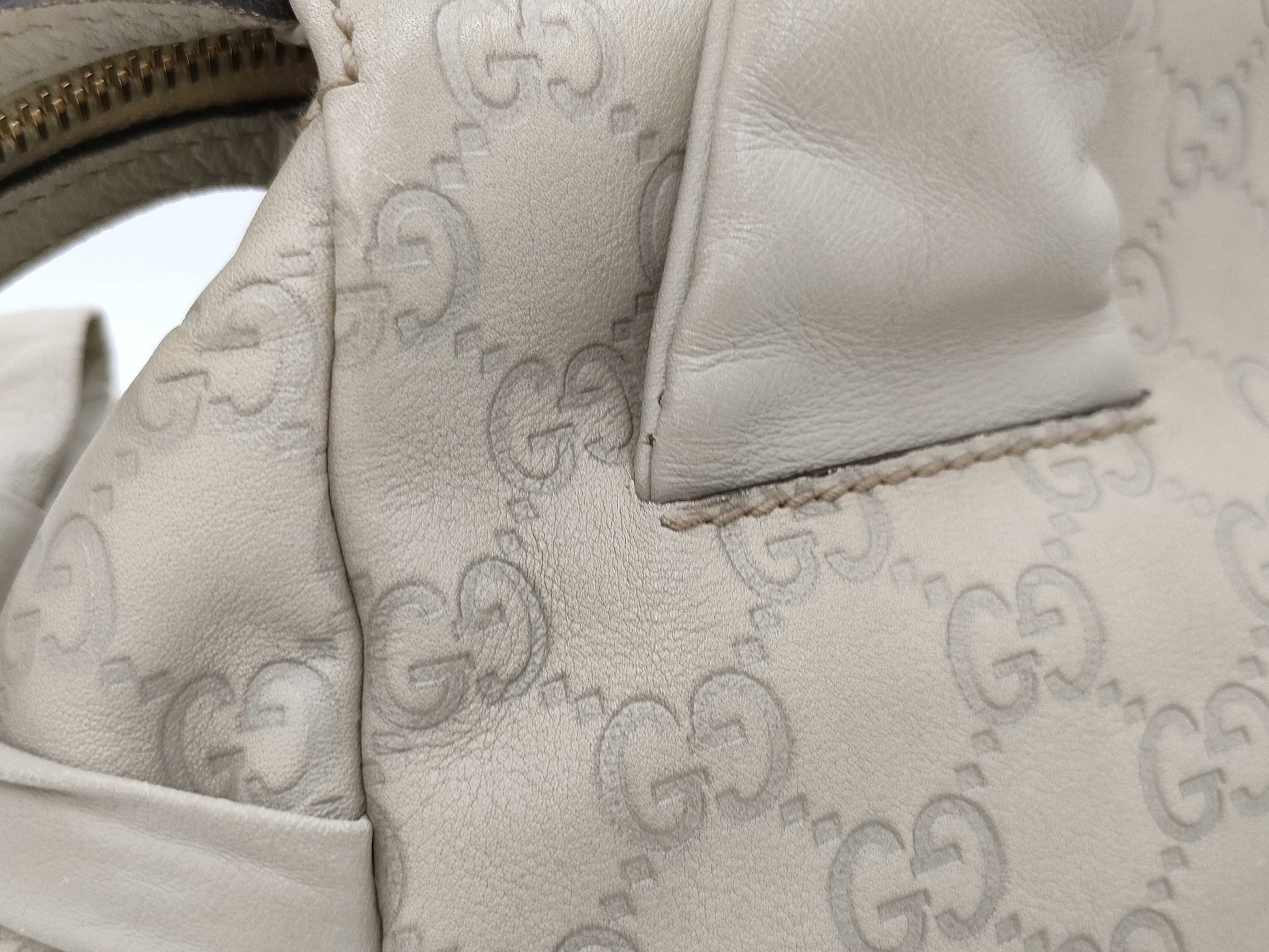 GUCCI GUCCI Hysteria Handbag GG Shimmer Leather Handbag