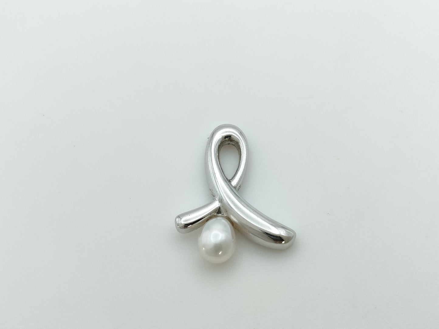 TASAKI Semi-Round Pearl Pendant Top, Approx. 4.7mm Diameter, Sterling Silver, 2.0g 