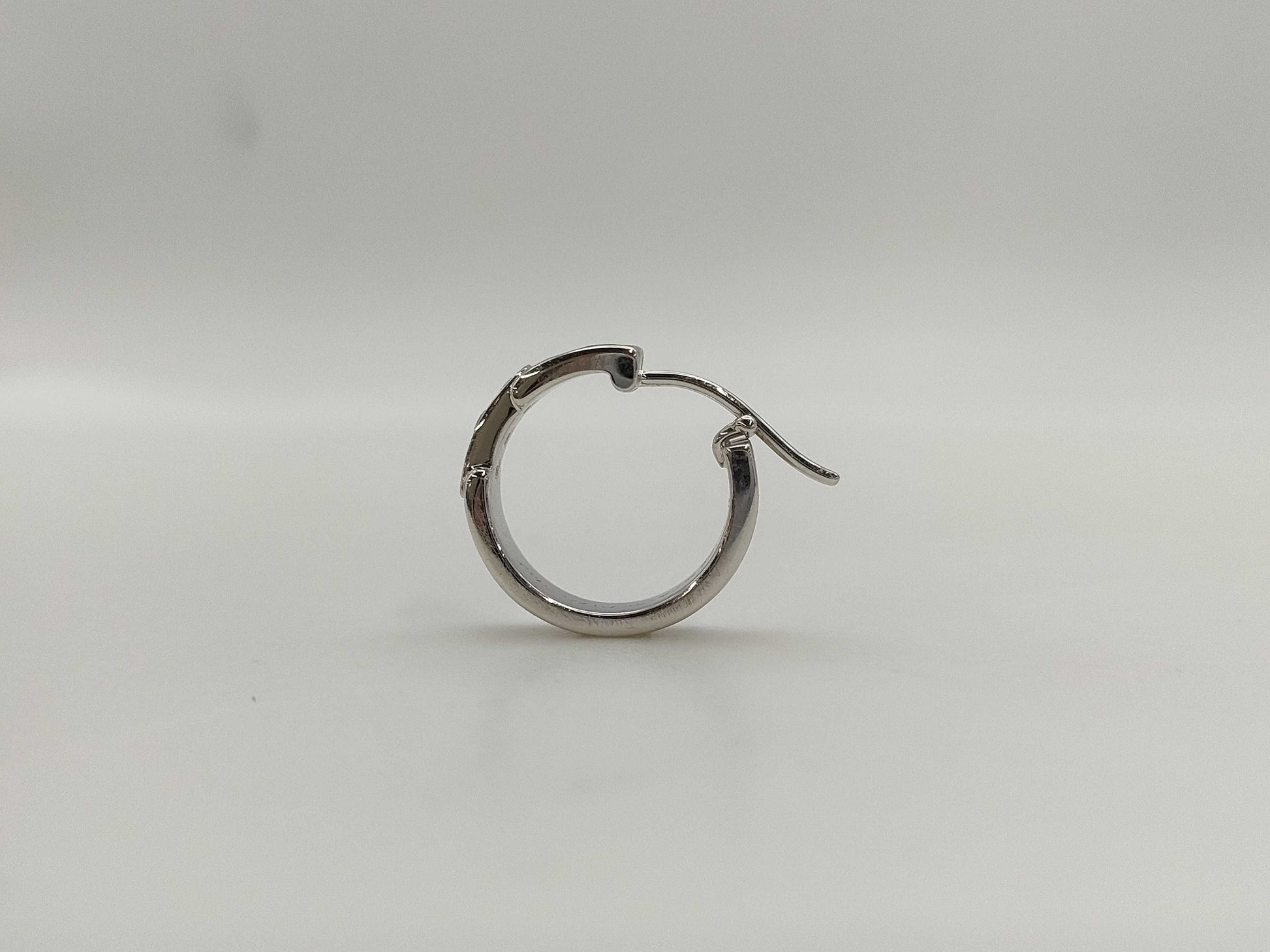 Tiffany & Co. Atlas 3PD White Gold AU750 3.0g 