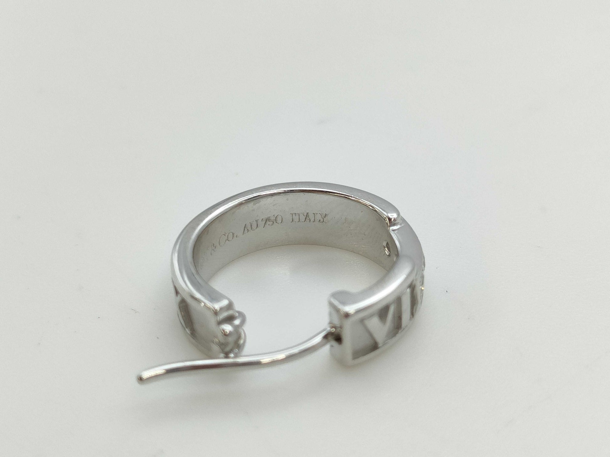 Tiffany & Co. Atlas 3PD White Gold AU750 3.0g 