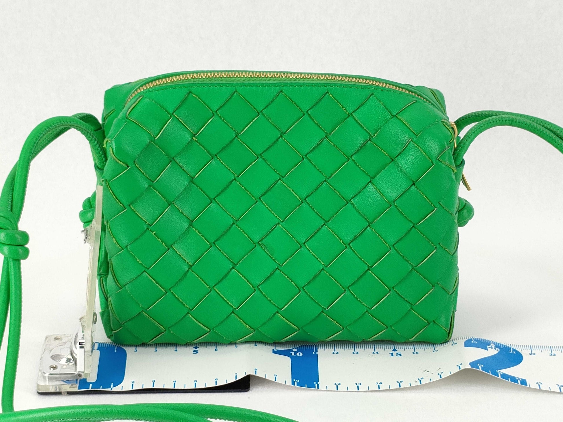 BOTTEGA VENETA Intrecciato Mini Loop Camera Bag Shoulder Bag 680254 Paraquito Lambskin Shoulder Bag