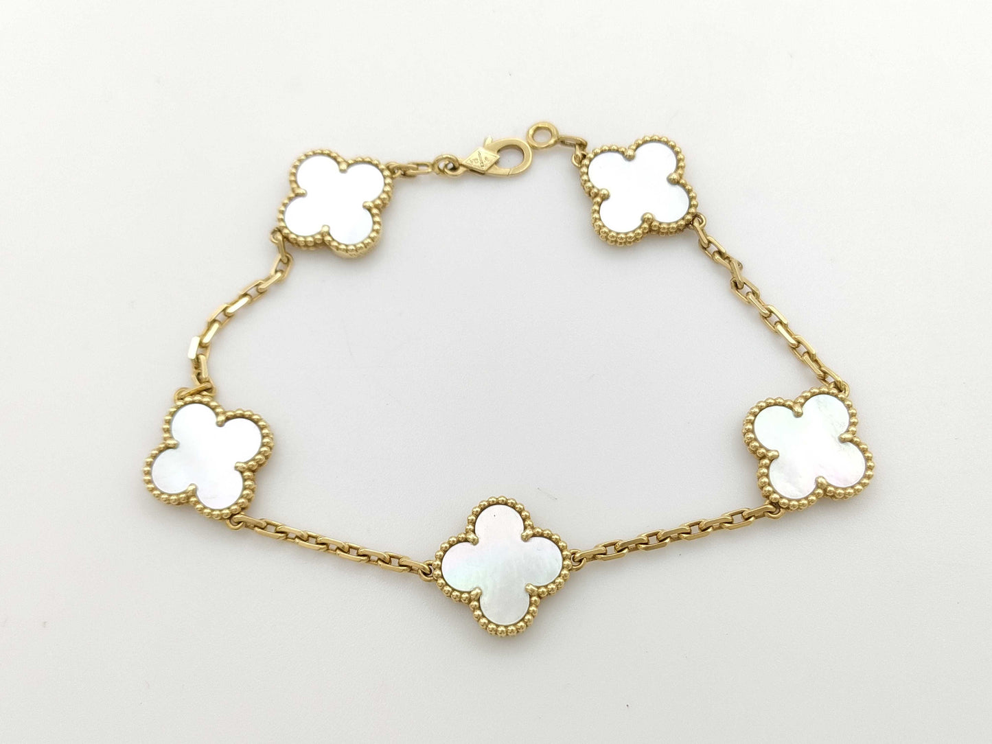 Van Cleef & Arpels Vintage Alhambra 5-Piece Mother-of-Pearl Bracelet/Bangle in Yellow Gold and Au750, 12.0g