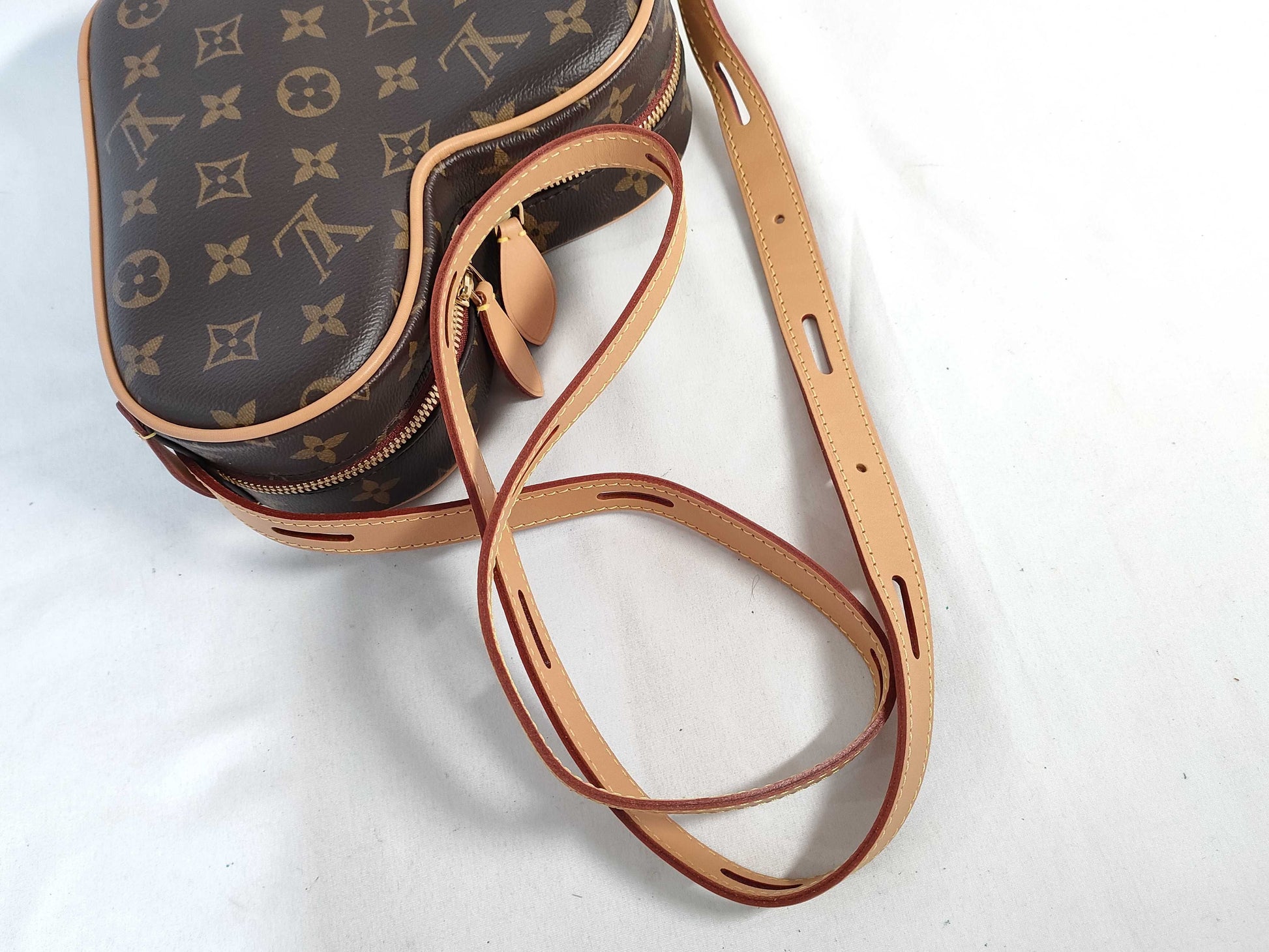LOUIS VUITTON Monogram Sac Coeur Shoulder Bag M57456 Shoulder Bag