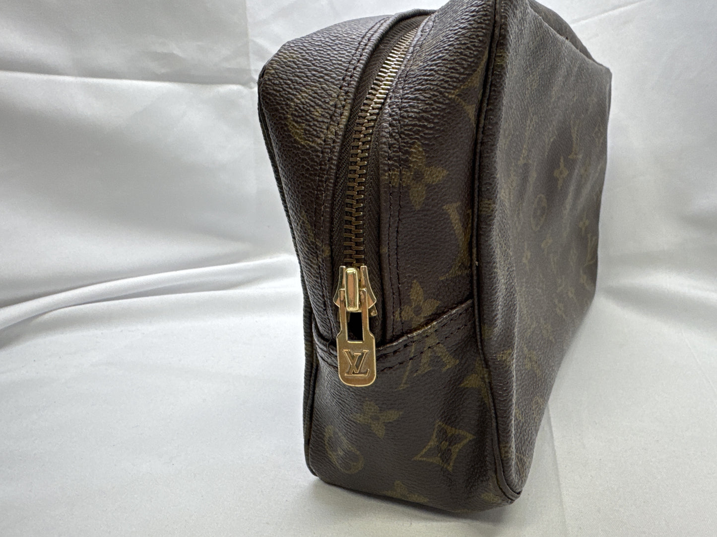 LOUIS VUITTON True Toilet Pouch