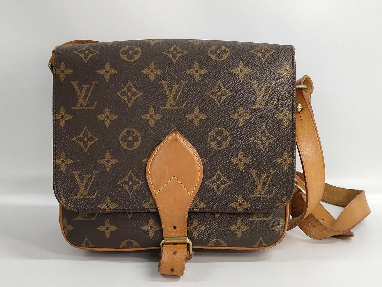 LOUIS VUITTON LV shoulder bag