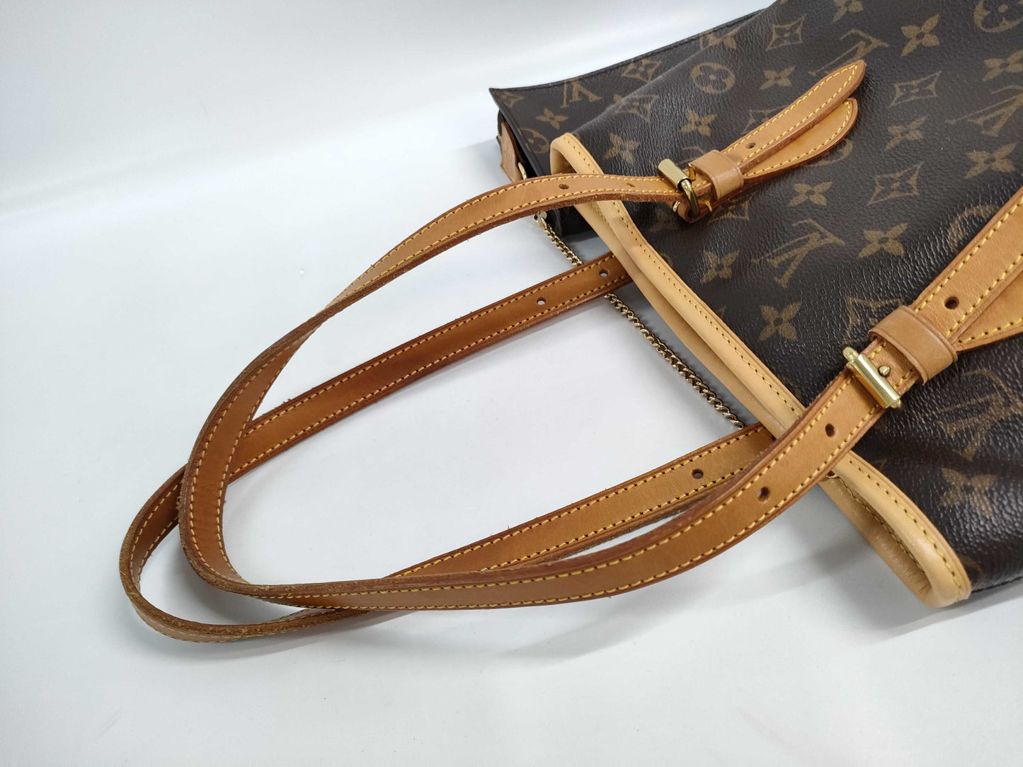 LOUIS VUITTON LV handbag
