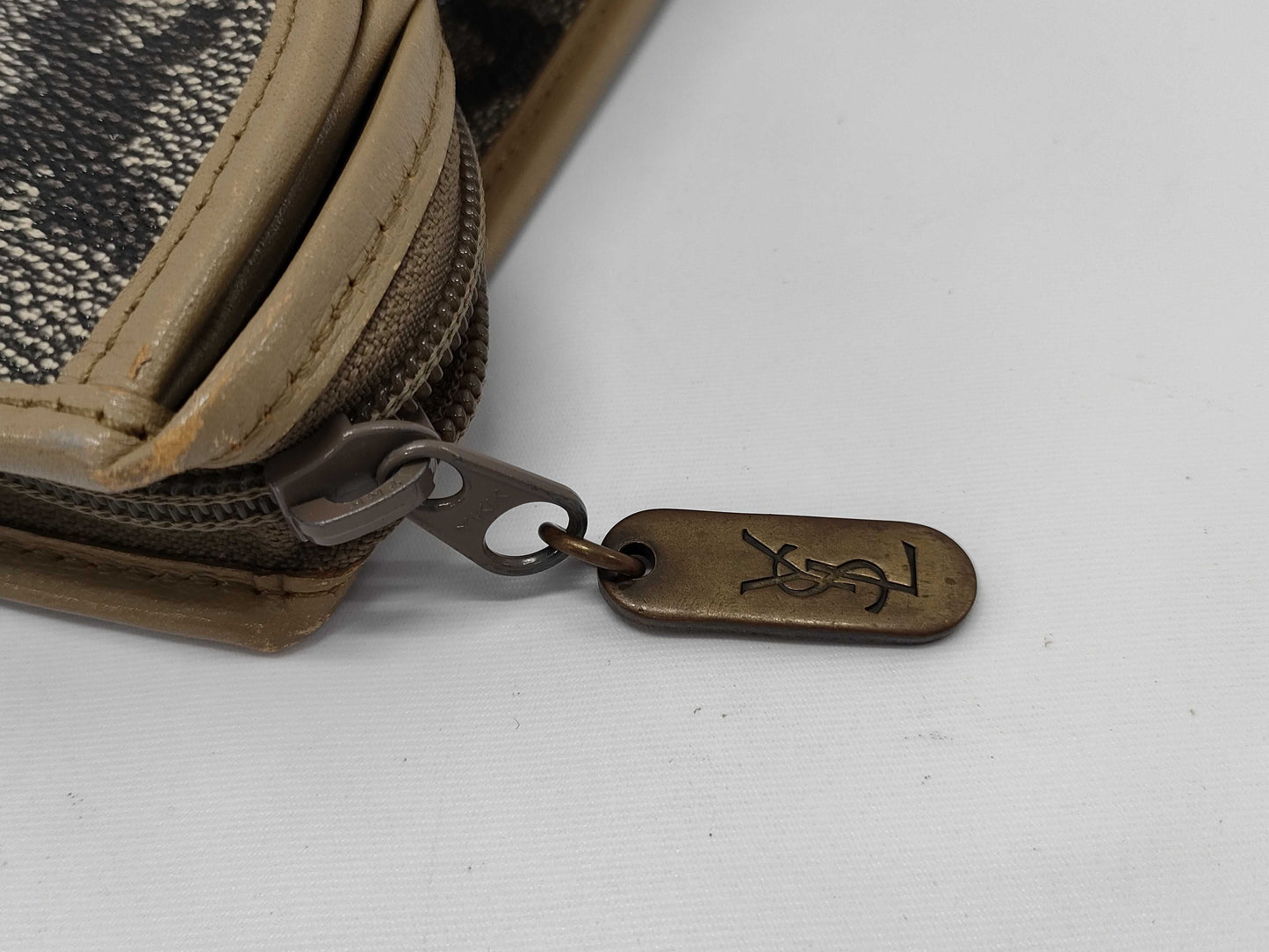 SAINT LAURENT Clutch Bag