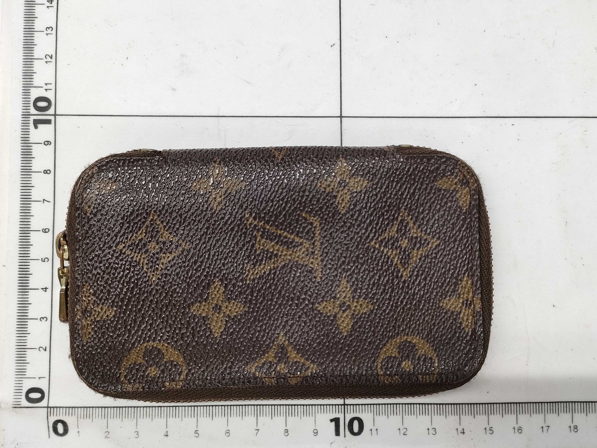 LOUIS VUITTON Monogram Pochette 6 Clés Key Case/Key Holder