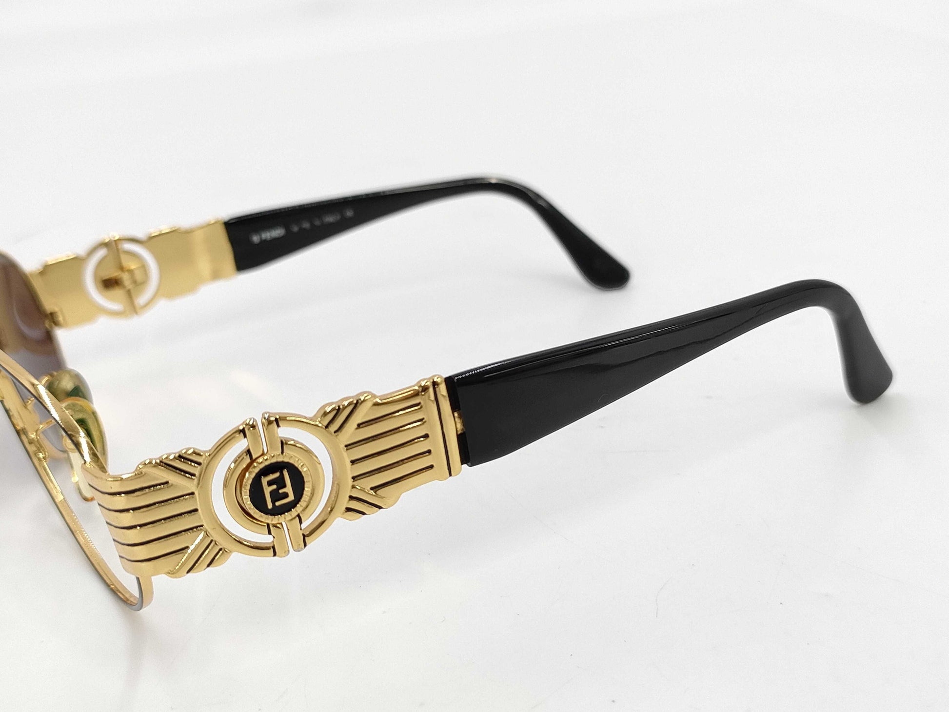  FENDI Oval SL7034 COL.101 Sunglasses