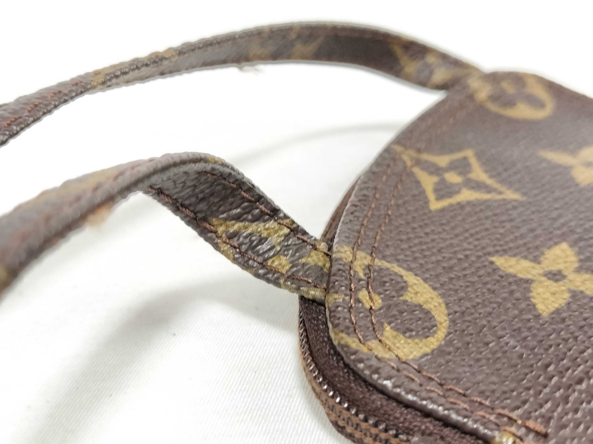 LOUIS VUITTON Monogram Louis Vuitton Shoulder Bag Pochette Secret M45484 Monogram 871AN Shoulder Bag