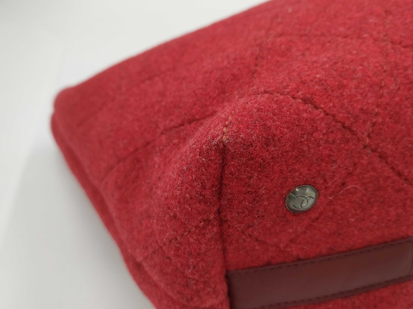 CHANEL 2-Way Chain Tote Felt/Red/Silver Tote Bag