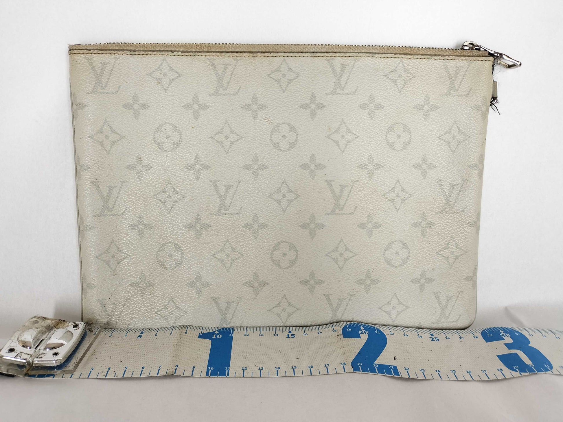 LOUIS VUITTON Monogram LOUIS VUITTON Zipped Pouch GM Monogram/White/Gray Pouch