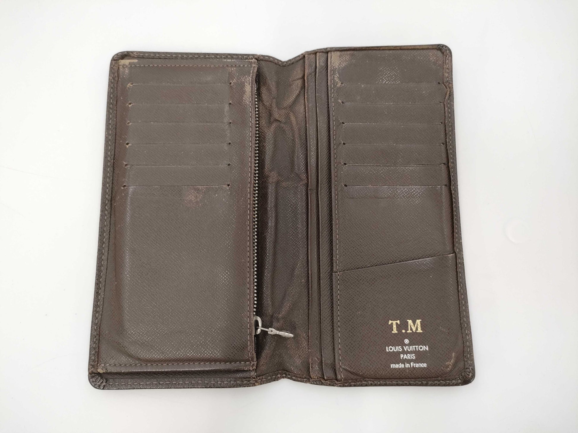 LOUIS VUITTON Brazza Taiga Wallet