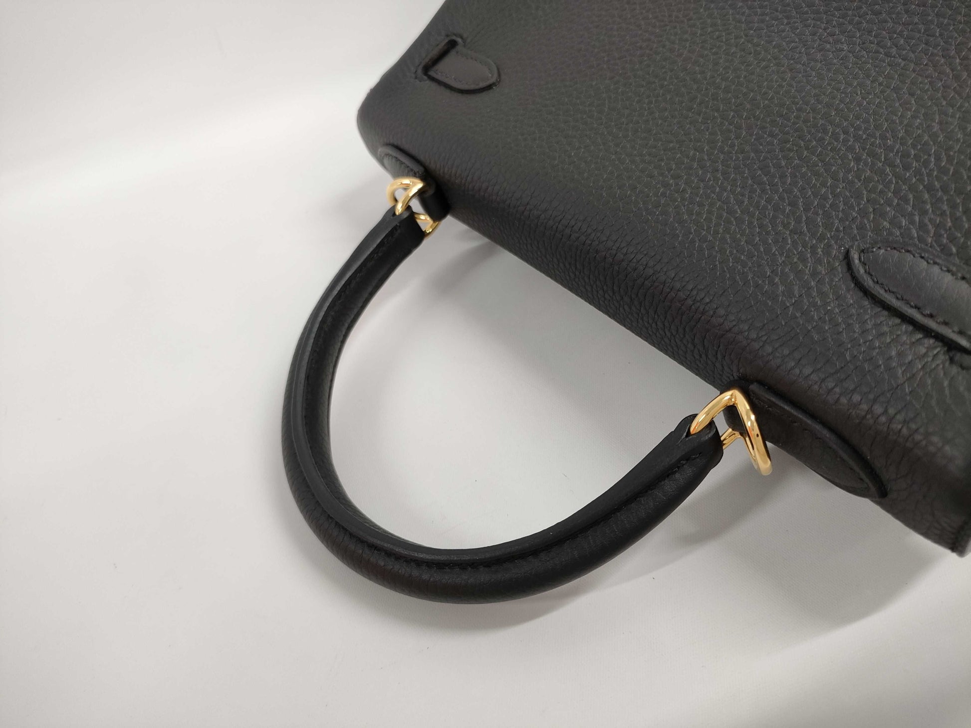 HERMES Kelly 25 Togo Black Handbag with Gold Hardware and Double Stamp