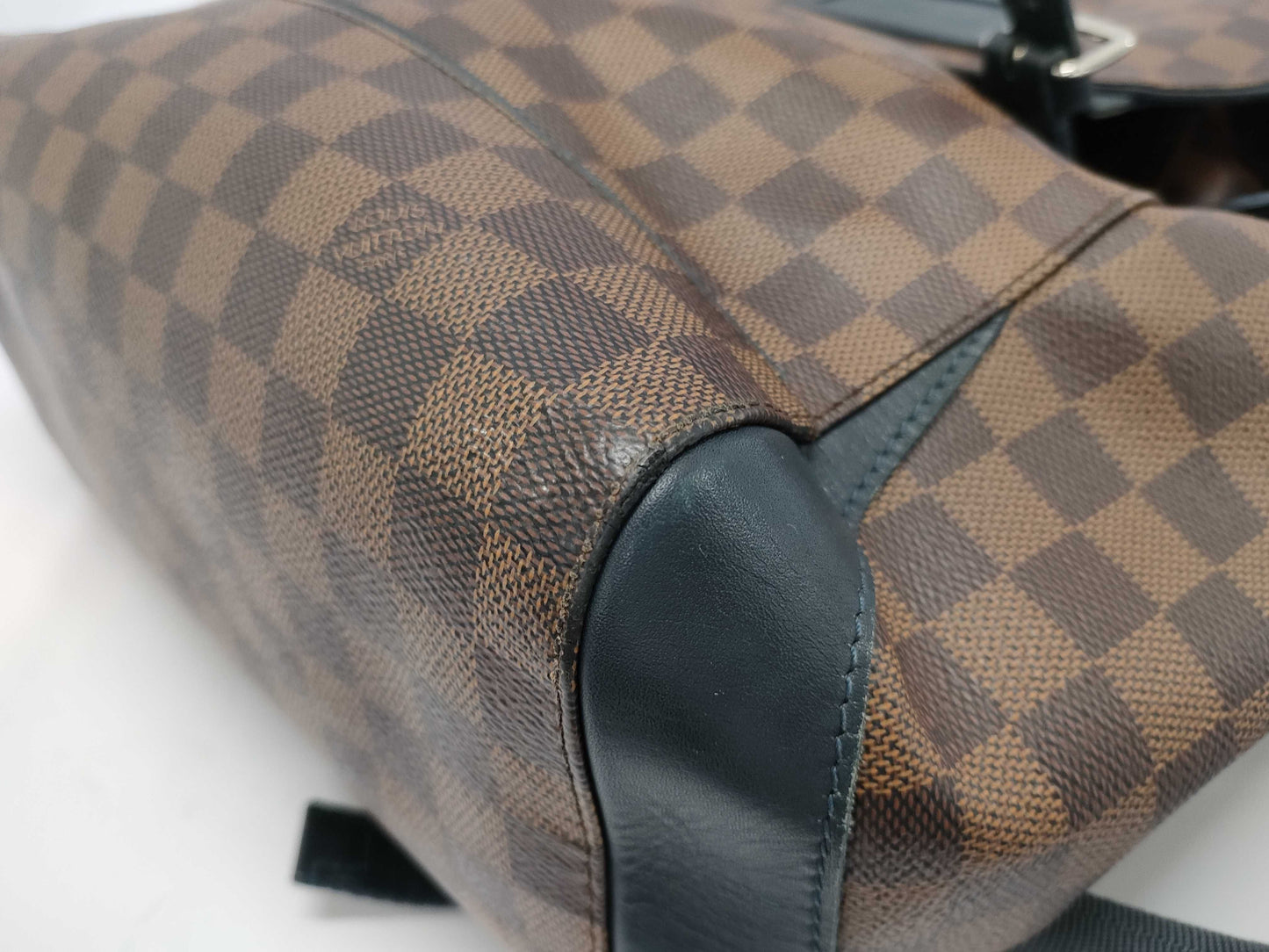 LOUIS VUITTON Damier Runner Backpack