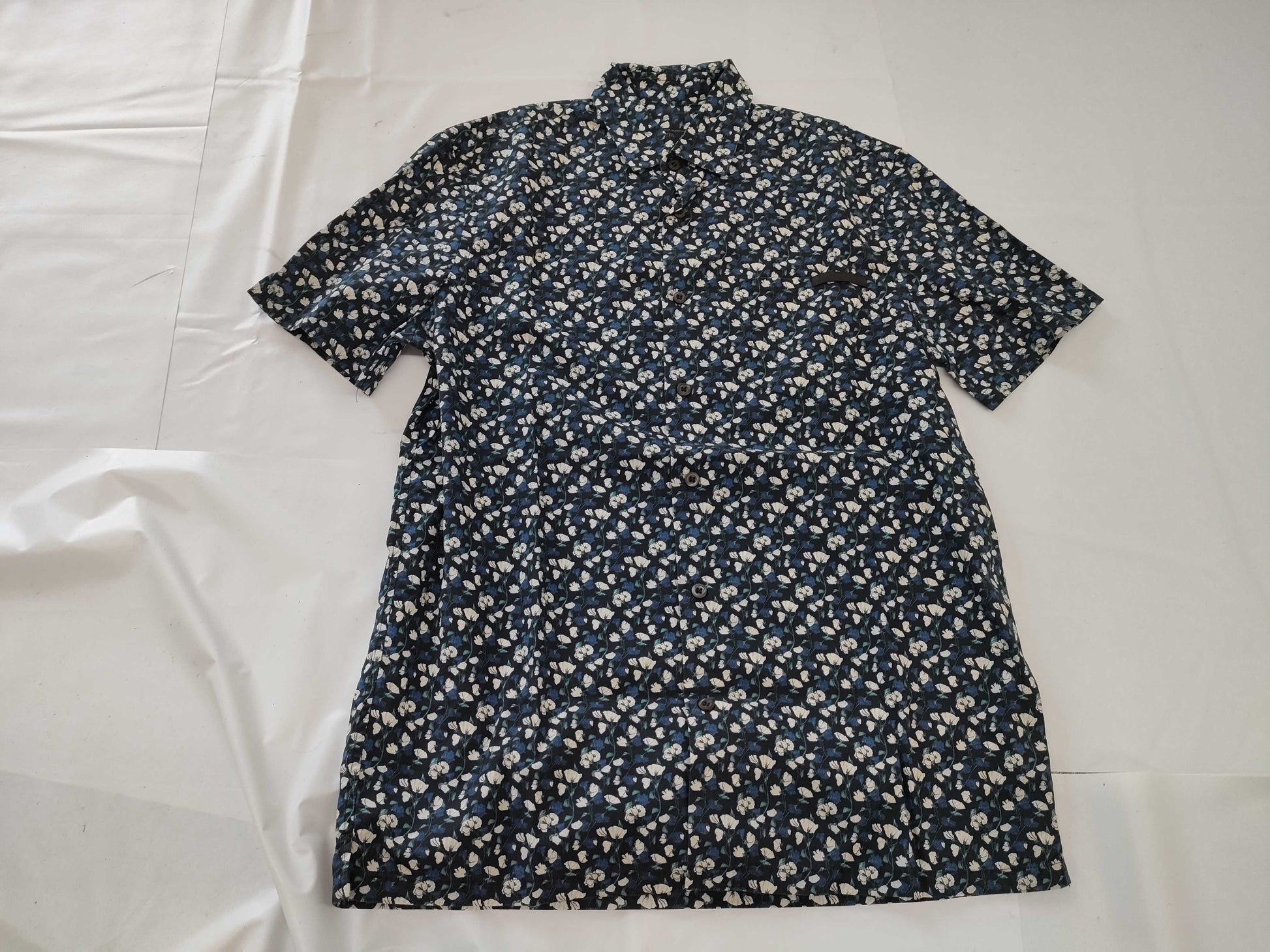 PRADA Prada Short Sleeve Patterned Shirt Size 37 Shirt