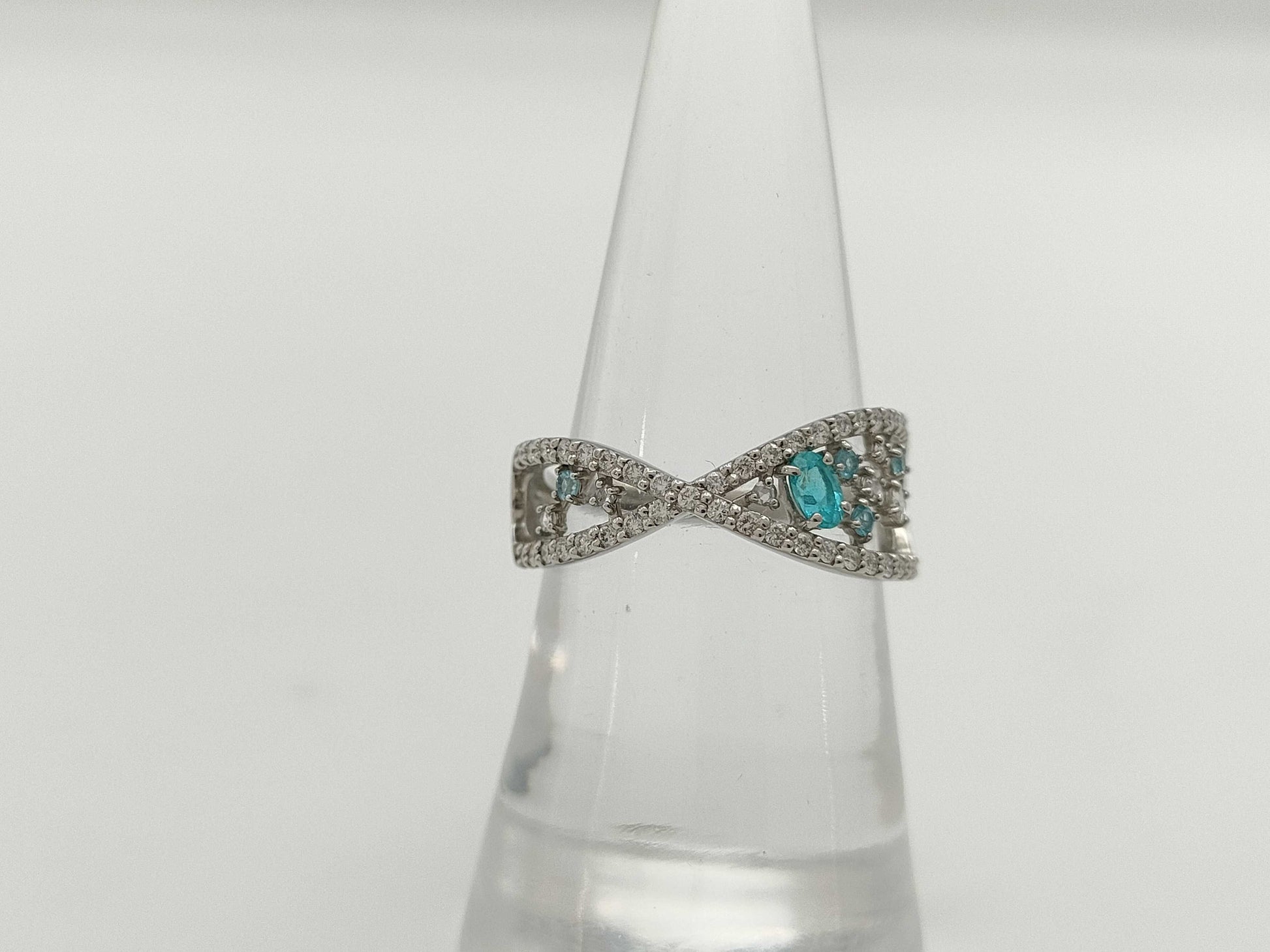 Paraiba tourmaline 0.12ct/0.05ct D0.21ct PT900 4.8g ring 