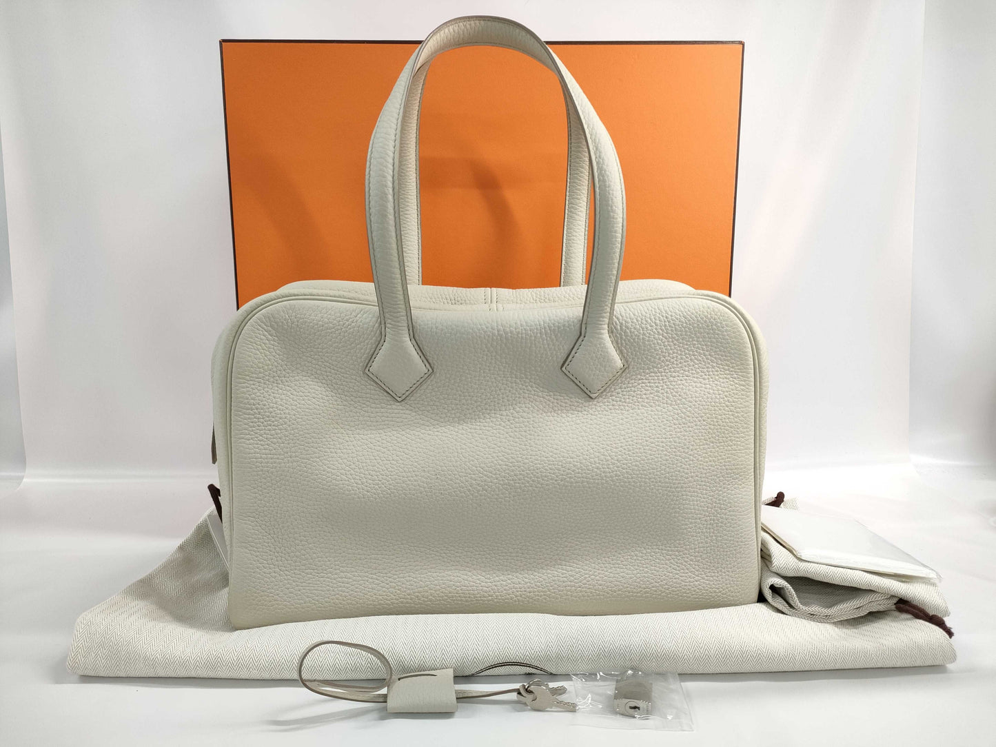 HERMES Victoria 35 D engraved 2019 handbag