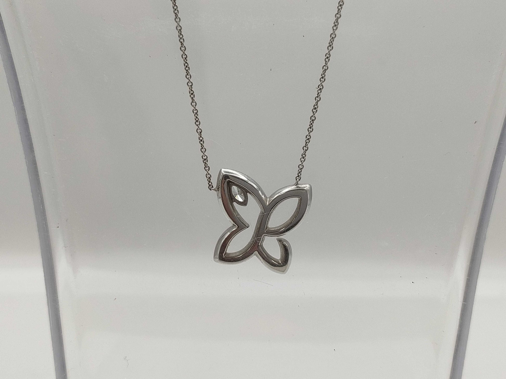 HARRY WINSTON Infinite Lily Cluster Diamond Necklace in PT950, 13.0g 