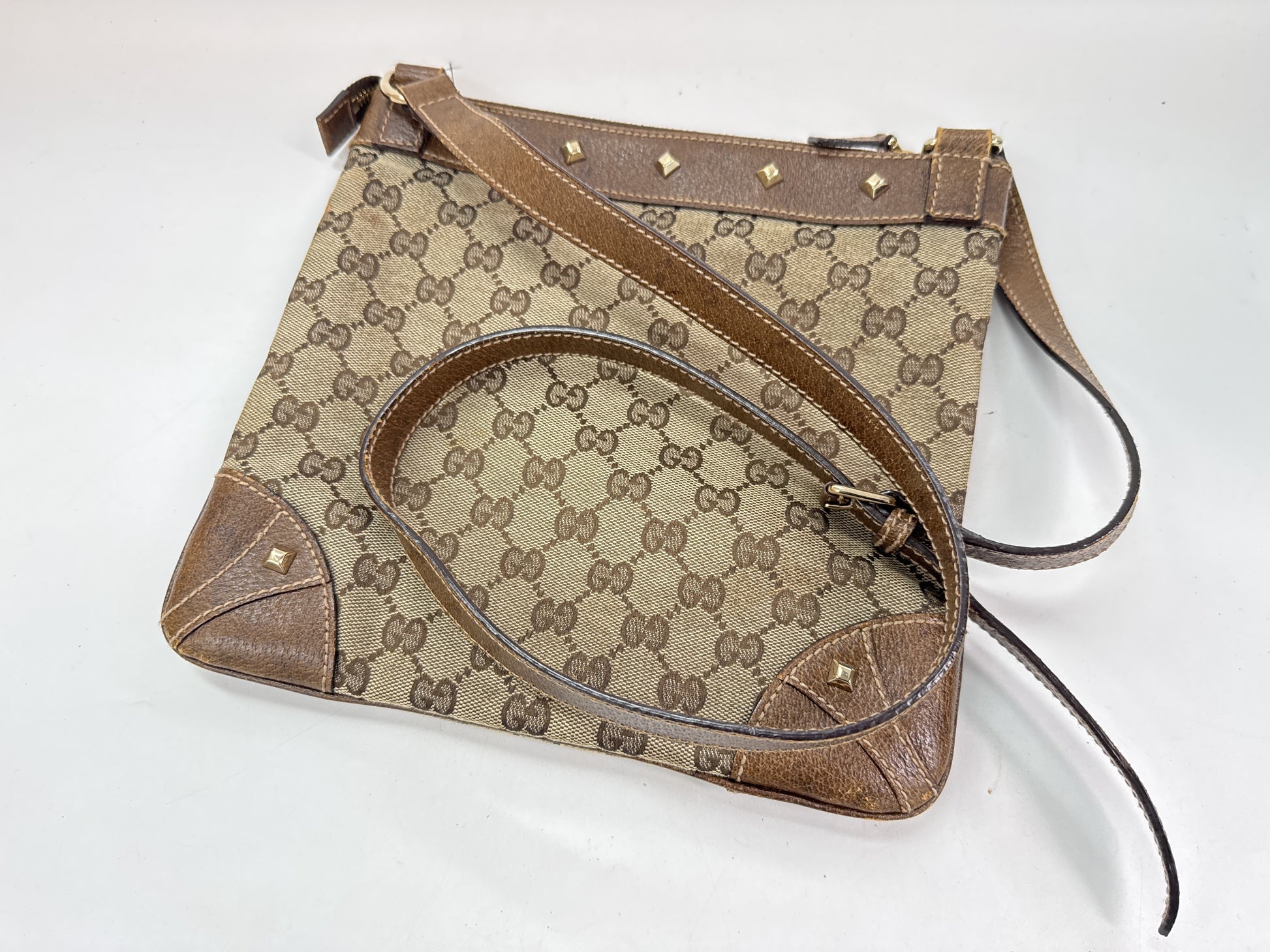 GUCCI GG Canvas Shoulder Bag