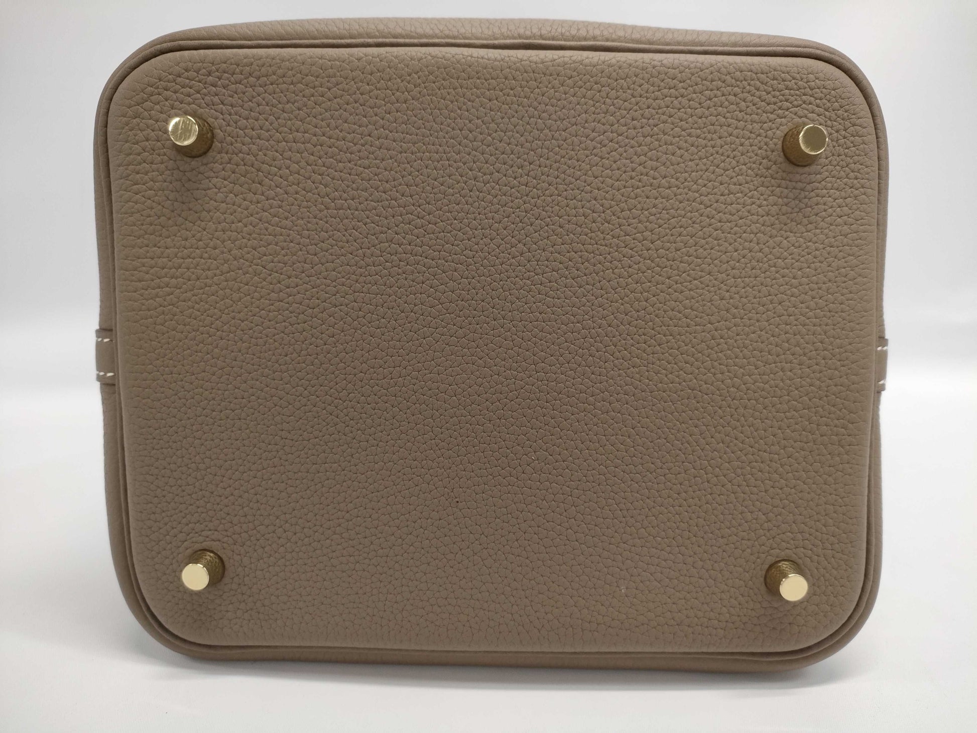 HERMES Picotin Lock MM Taurillon Etoupe Gold Hardware D Stamped Handbag