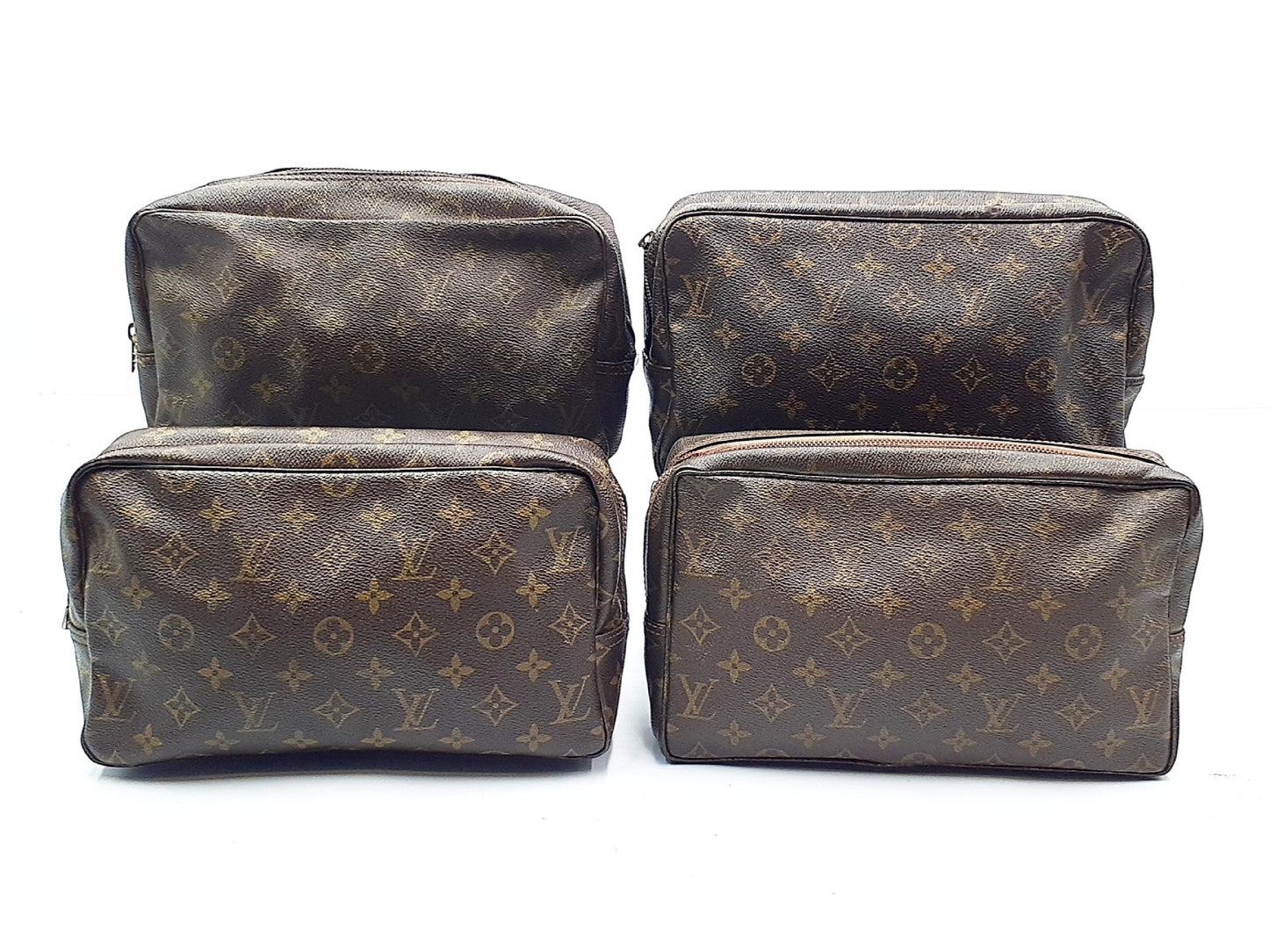 LOUIS VUITTON Monogram 4-Piece Set Monogram True Toilet 28 Second Bag