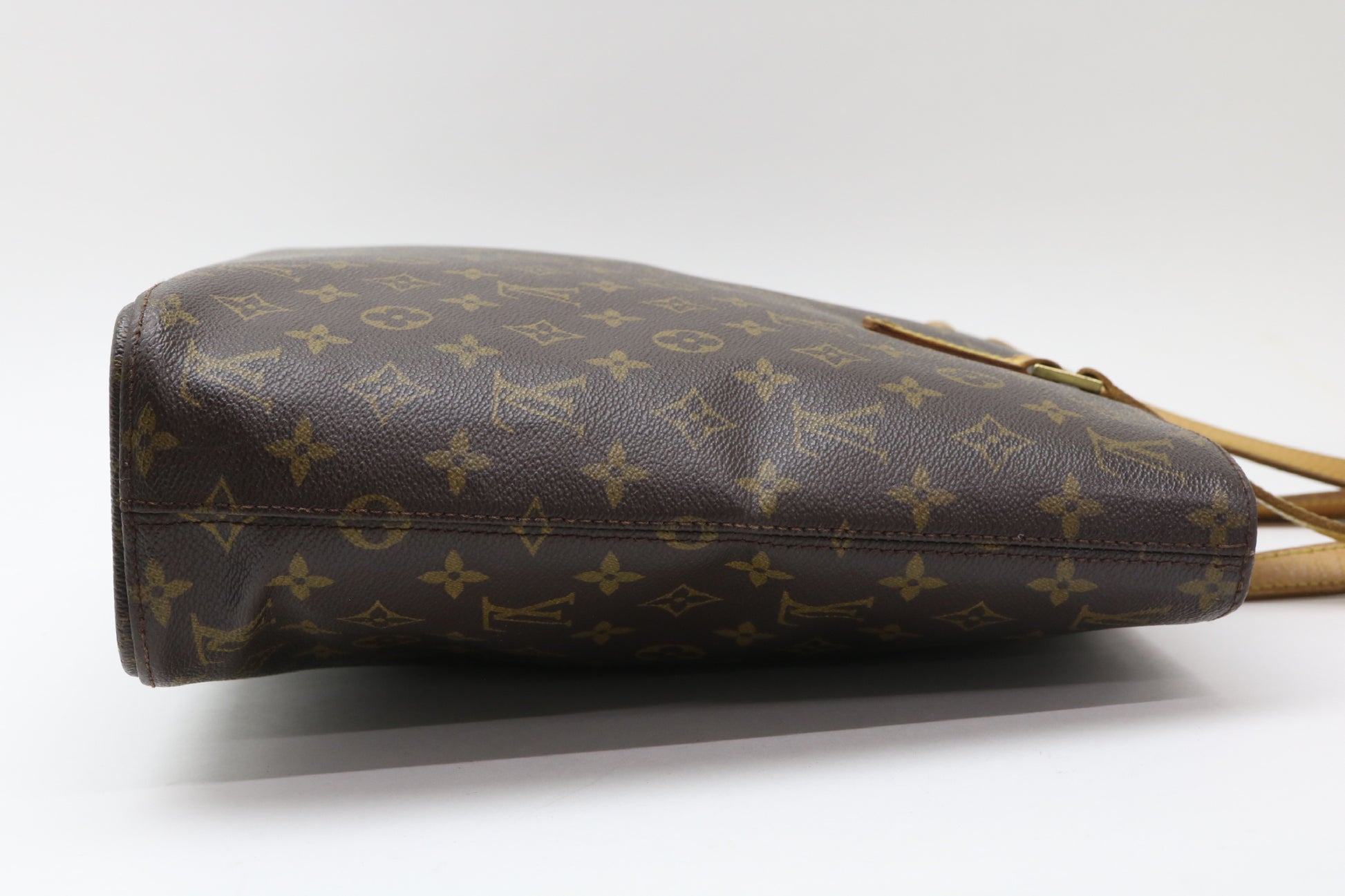 LOUIS VUITTON Monogram Monogram Luco Tote Bag