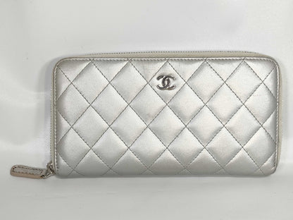 CHANEL Matelasse Round Zip Long Wallet Lambskin Wallet