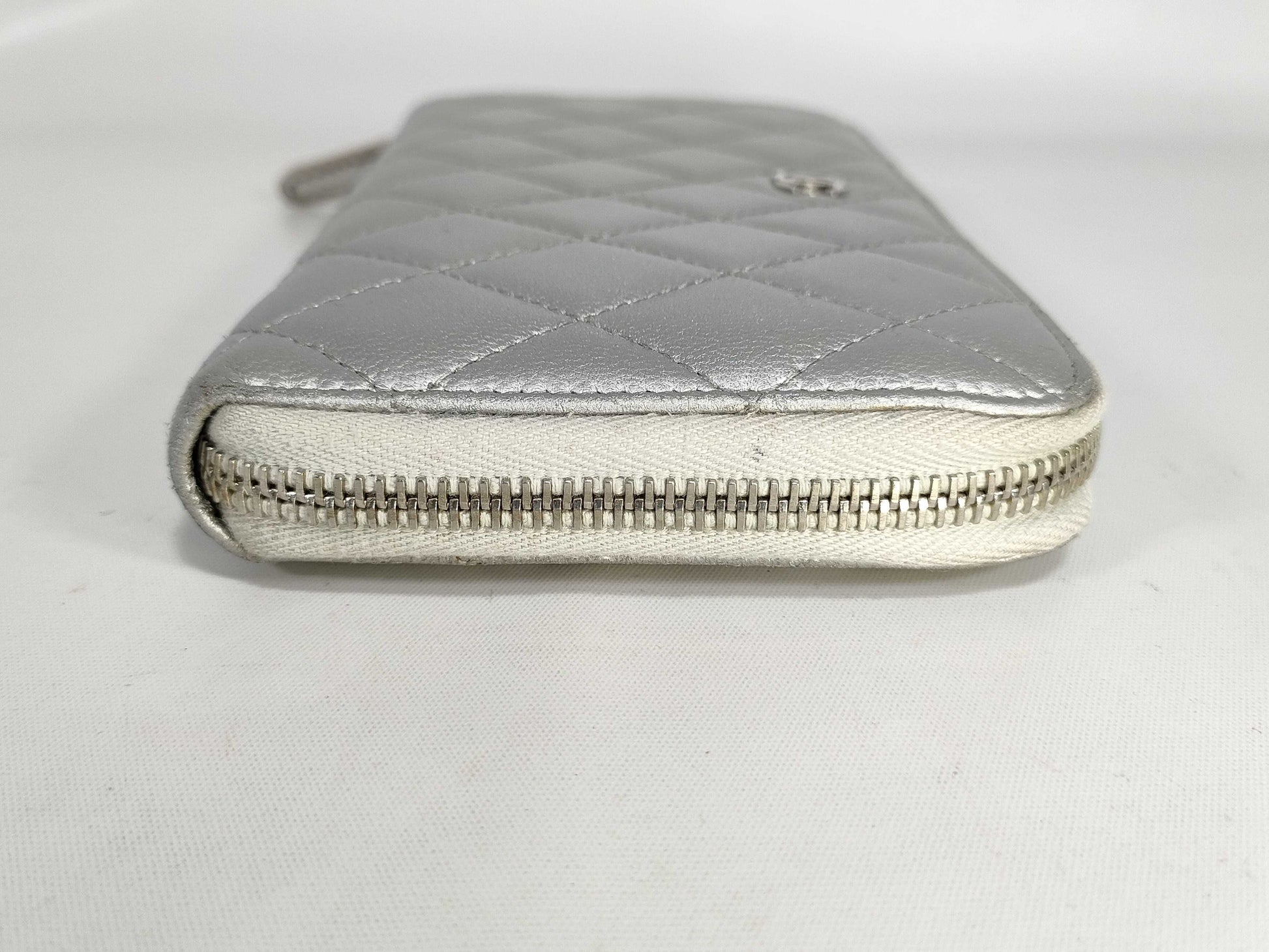 CHANEL Matelasse Round Zip Long Wallet Lambskin Wallet